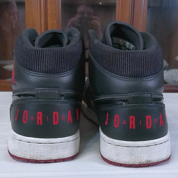EUC Nike Air Jordan Retro Mid High Leather Black/Black Athletic Shoe Mens Sz11 main image 7